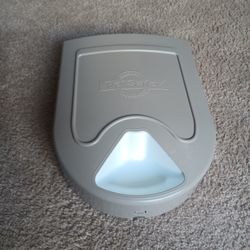 Dog Feeder 