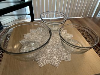 Anchor Hocking mixing bowl set of 3