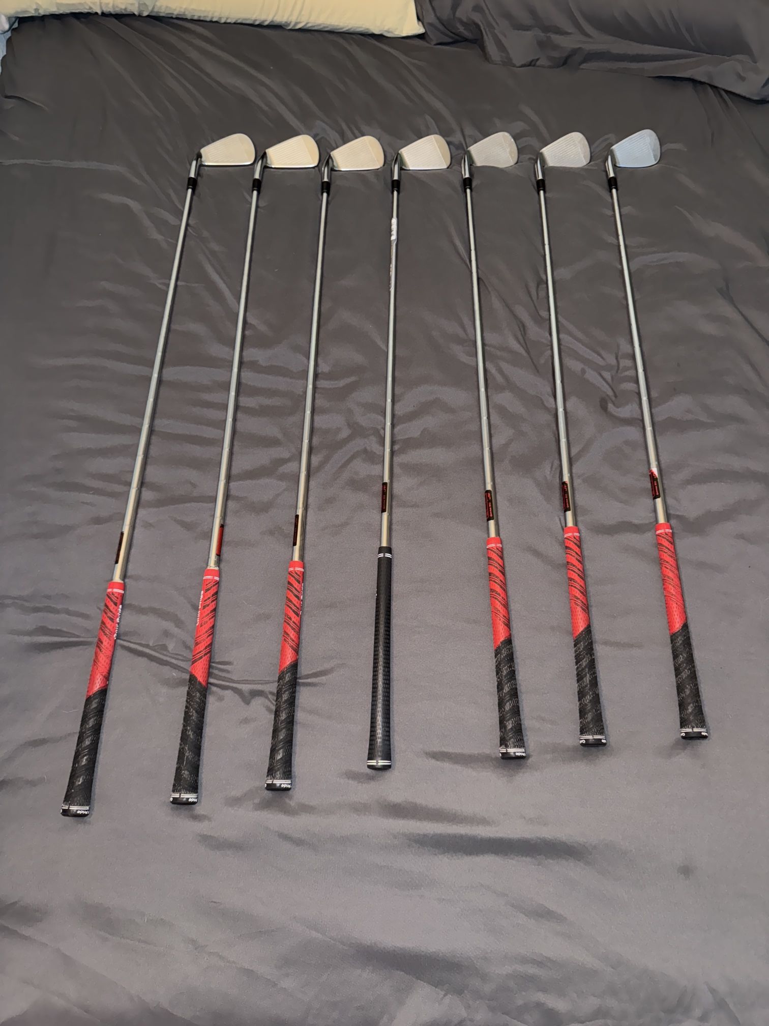TaylorMade R11 4-PW Iron Set