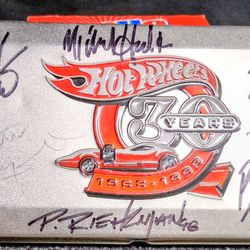 30th Anniversary Hinged Tin-Multiple Autoghers