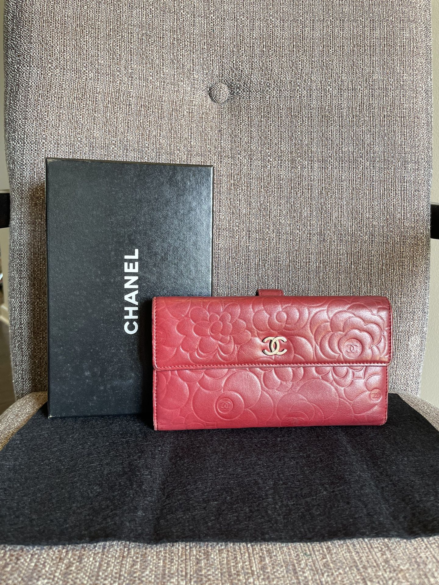 Authentic Chanel Wallet for Sale in Hiram, GA - OfferUp