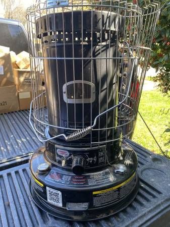 Dyna Glo RMC 95C6B indoor kerosene convection heater 23000 btu