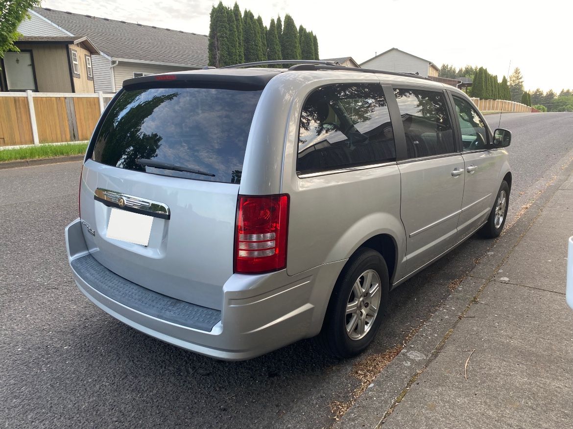 2008 Chrysler Town & Country