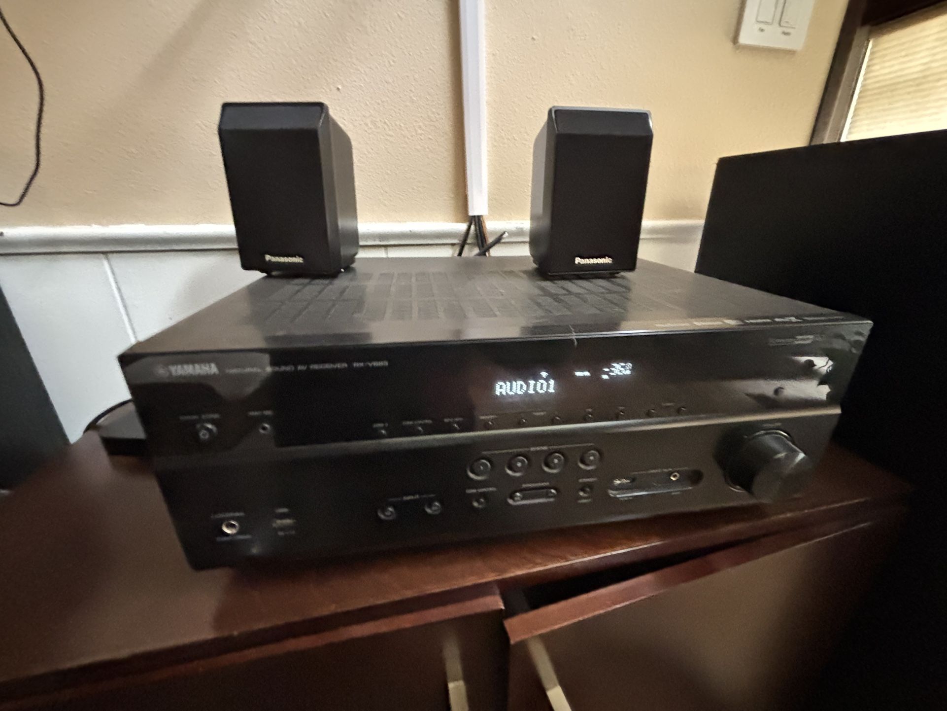 Yamaha Surround Sound Receiver And Klipsch Speakers