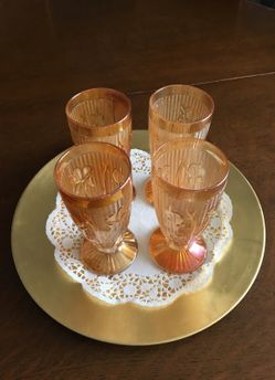 4 Gold carnival goblets