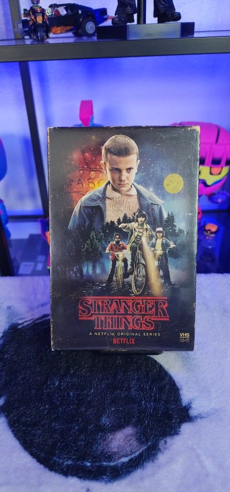 STRANGER THINGS SEASON 1 COLLECTOR'S EDITION VHS RETRO DVD BLURAY SET SEALED