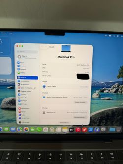 MacBook Pro M4 14” grey 16GB 500MB storage