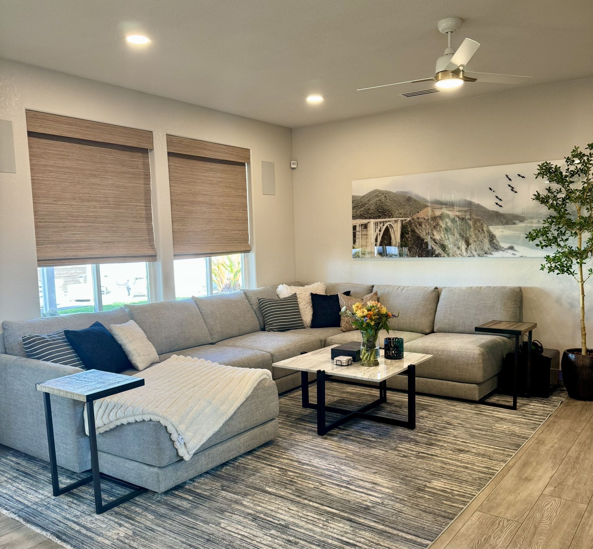 CRATE & BARREL SECTIONAL ***