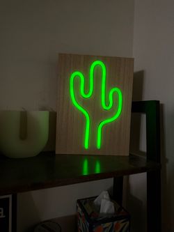 Cactus Neon Light Wood Base Sign