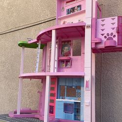 Barbie doll house