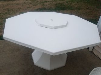 Outdoor Lifetime Table and chairs