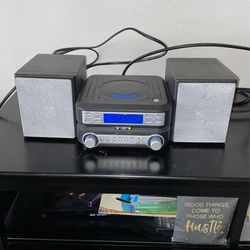 CD Player / Radio With 2 Speakers 