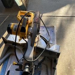 Dewalt12- In Miter Saw 