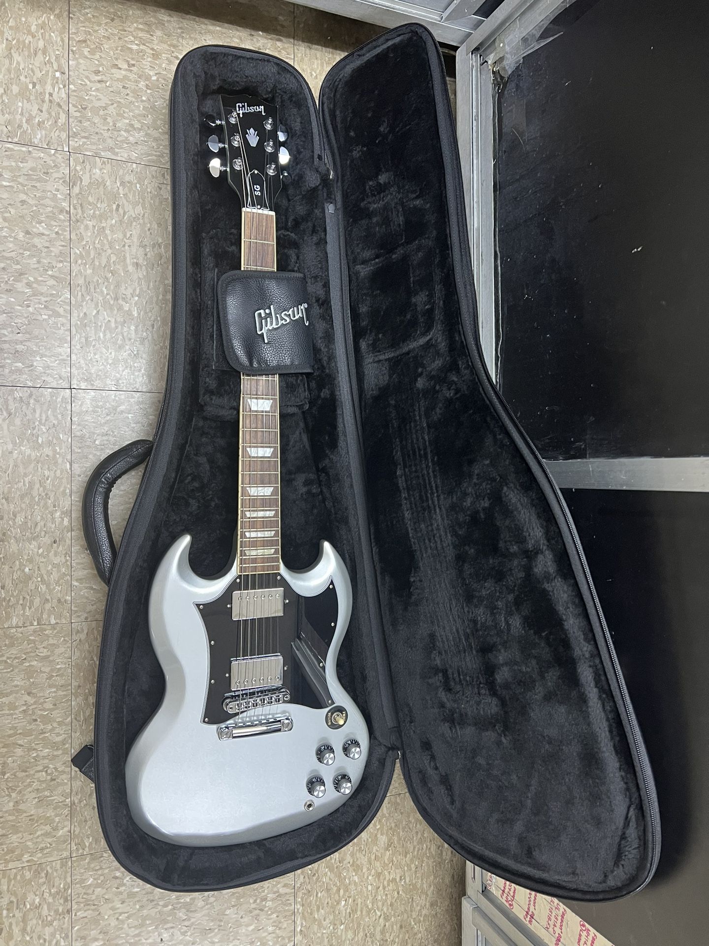 Gibson SG Standard Electric Guitar