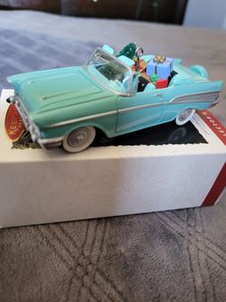 Hallmark Keepsake Collectors Christmas Ornament 