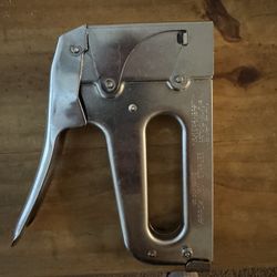Staple Gun 