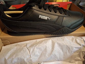 New Womens PUMAs