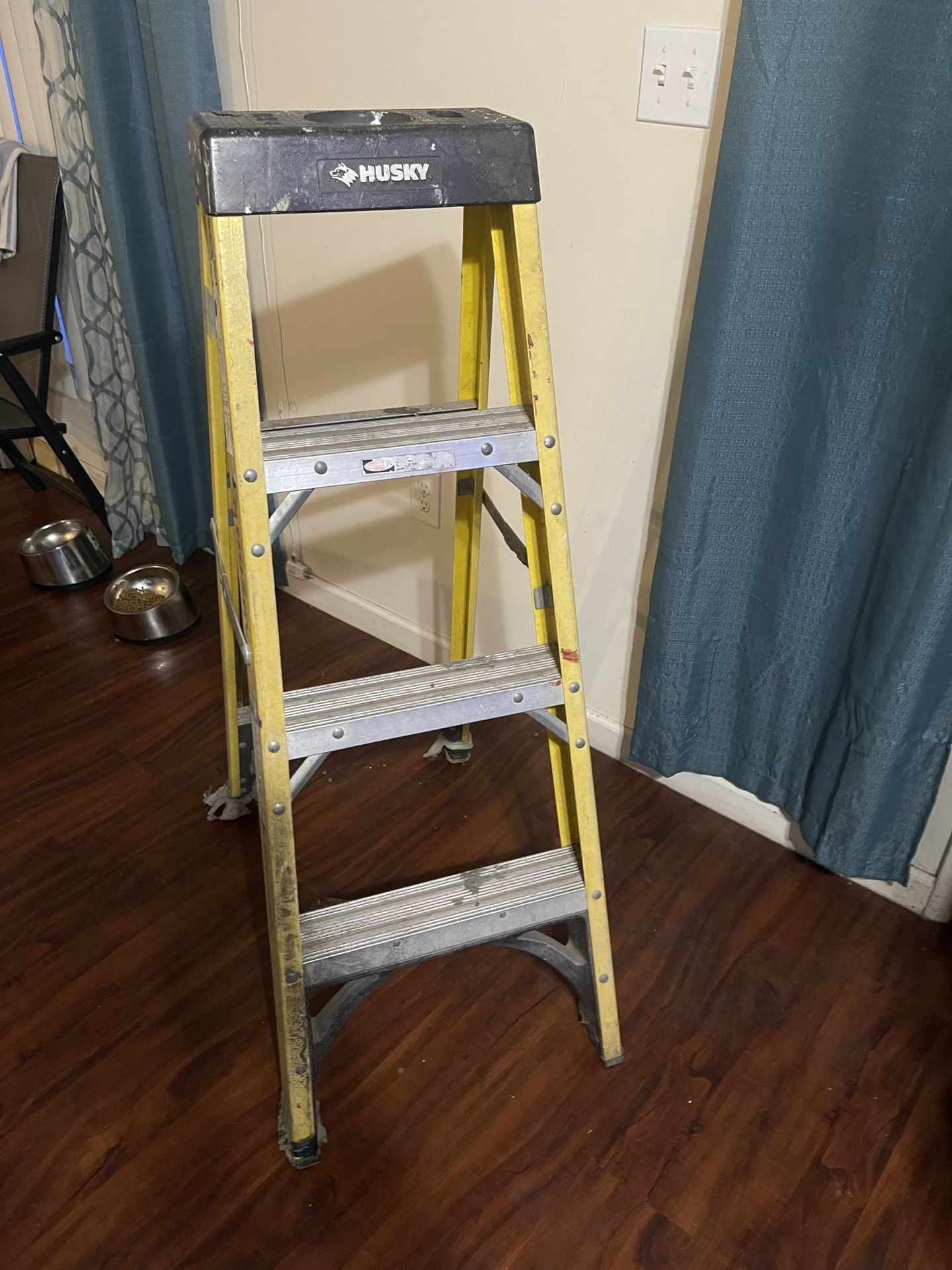 Small 4 Feet Ladder 