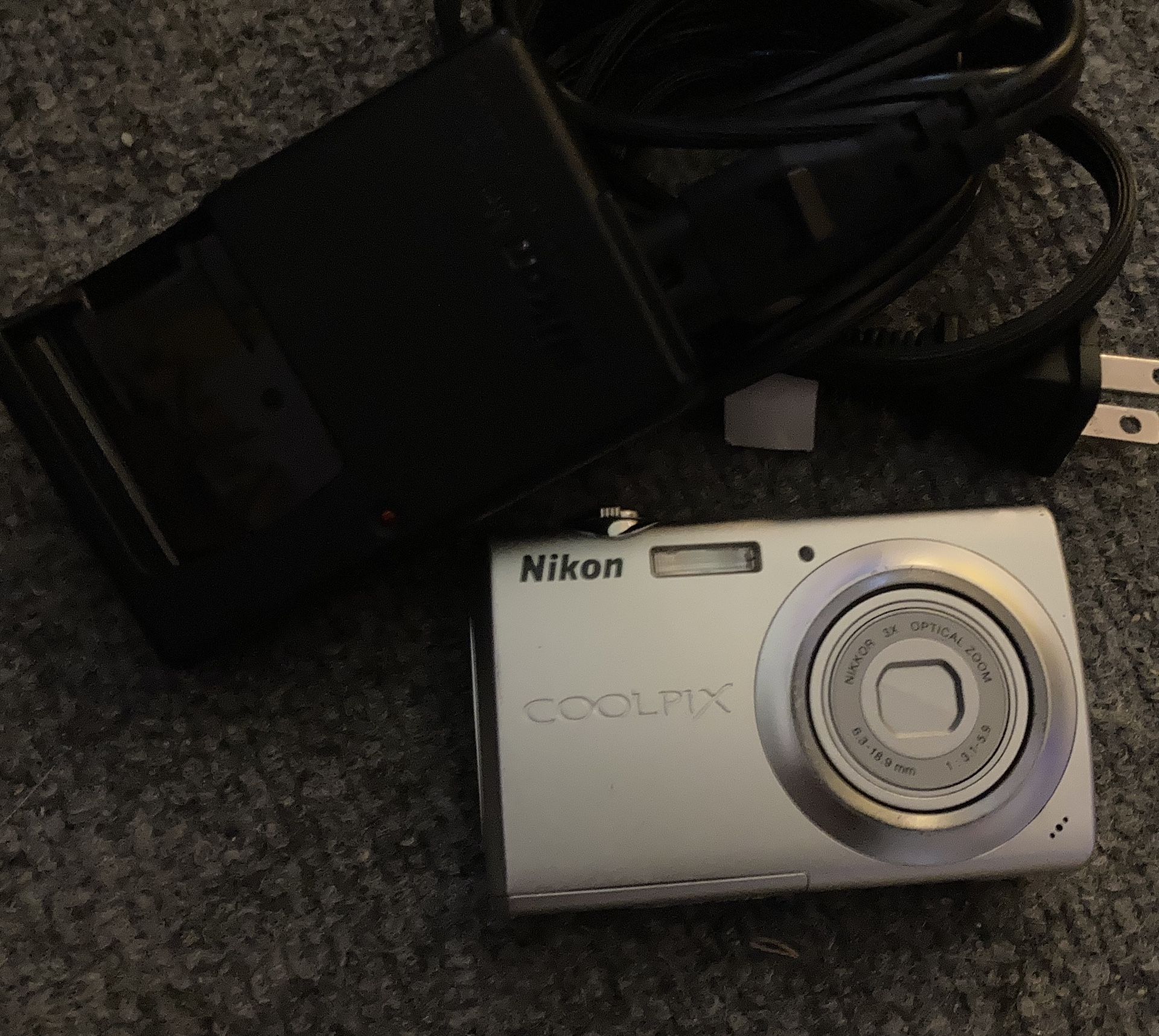 Nikon Coolpix S203 Digital Camera