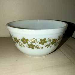 vintage pyrex crazy daisy / spring blossom 1.5 qt bowl - 402