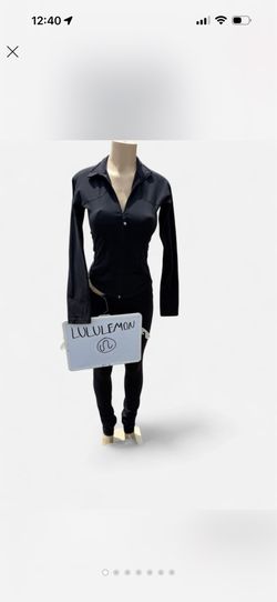 Lululemon black jacket size 6 fits size 8 cropped