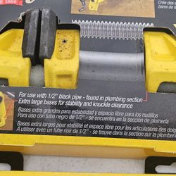 Stanley Bailey Clamp Fixture For Use On 1/2 Inch Black Pipe Set Of 2