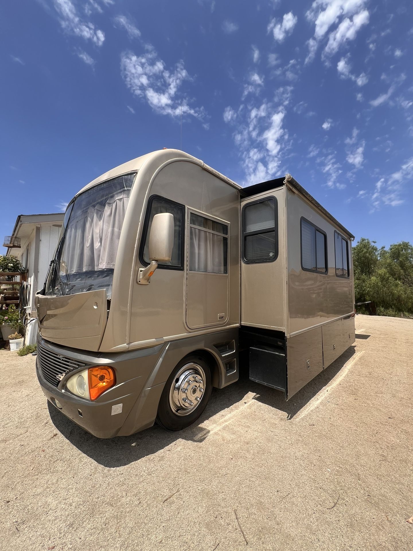 2005 Fleetwood Pace Arrow RV