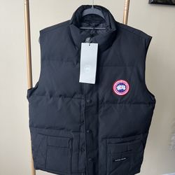 Canada Goose Vest Brand New Size S,M