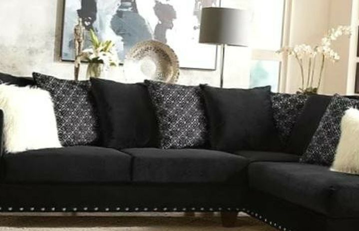 Sectional Tuxedo Black New Can Deliver