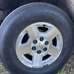 Silverado Stock Wheels Good Condition 6 Lug