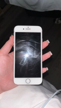 white iPhone 8se
