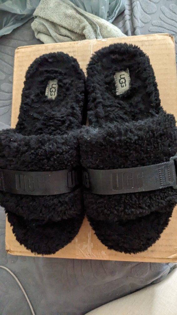 UGG Fluffita Shearling