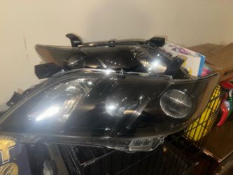 Toyota Corolla head lights left and right