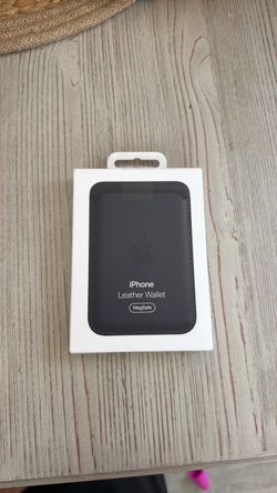 Apple Midnight MagSafe Leather Wallet with Find My