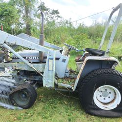 Ford 1520 Diesel Tractor W/ Front Loader Bucket