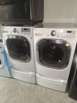 LG Washer & Dryer Set