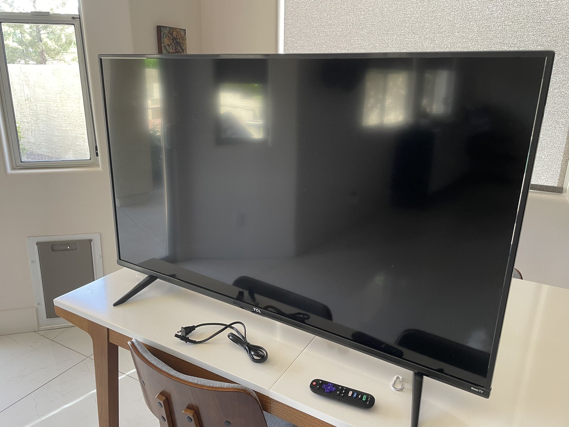 Nonfunctional Roku TV 44”