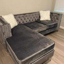 GREY VELVET SECTIONAL (NEW) 