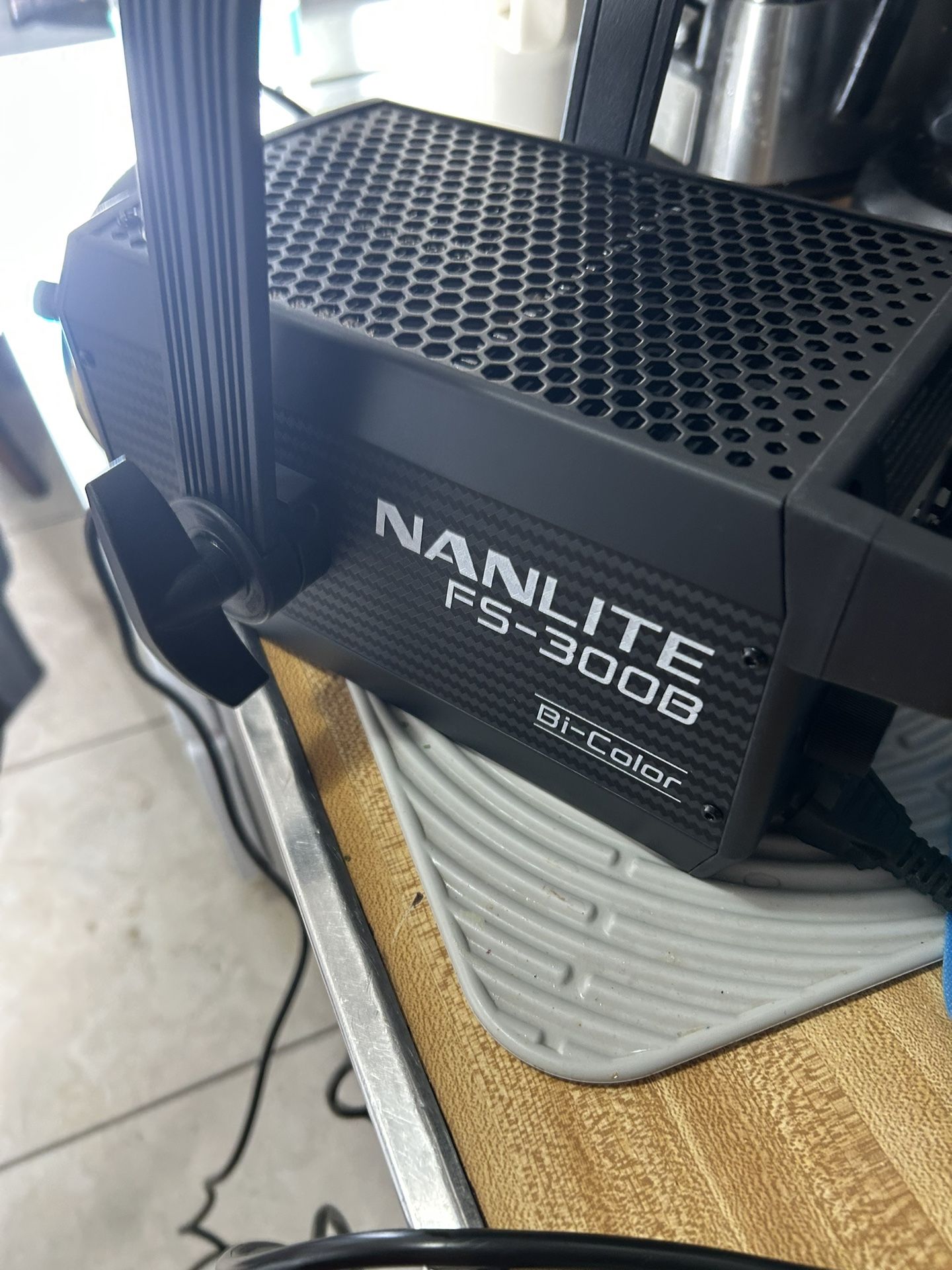 NANLITE FS-300B