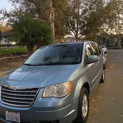 2010 Chrysler Town & Country