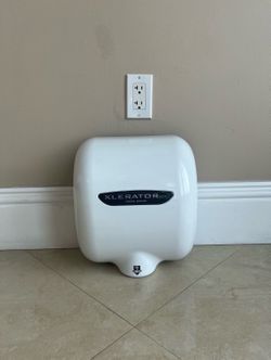 100% Working Xlerator Excel Hand Dryer (Only 1 Available)