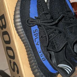 9M Yeezy 350 V2 Dazzling Blue