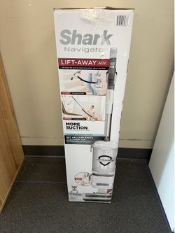 Shark Navigator Lift-Away ADV White