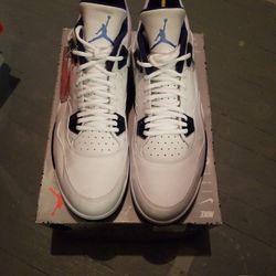 Air Jordan 4 RETRO LS Size 18 With Key Chain