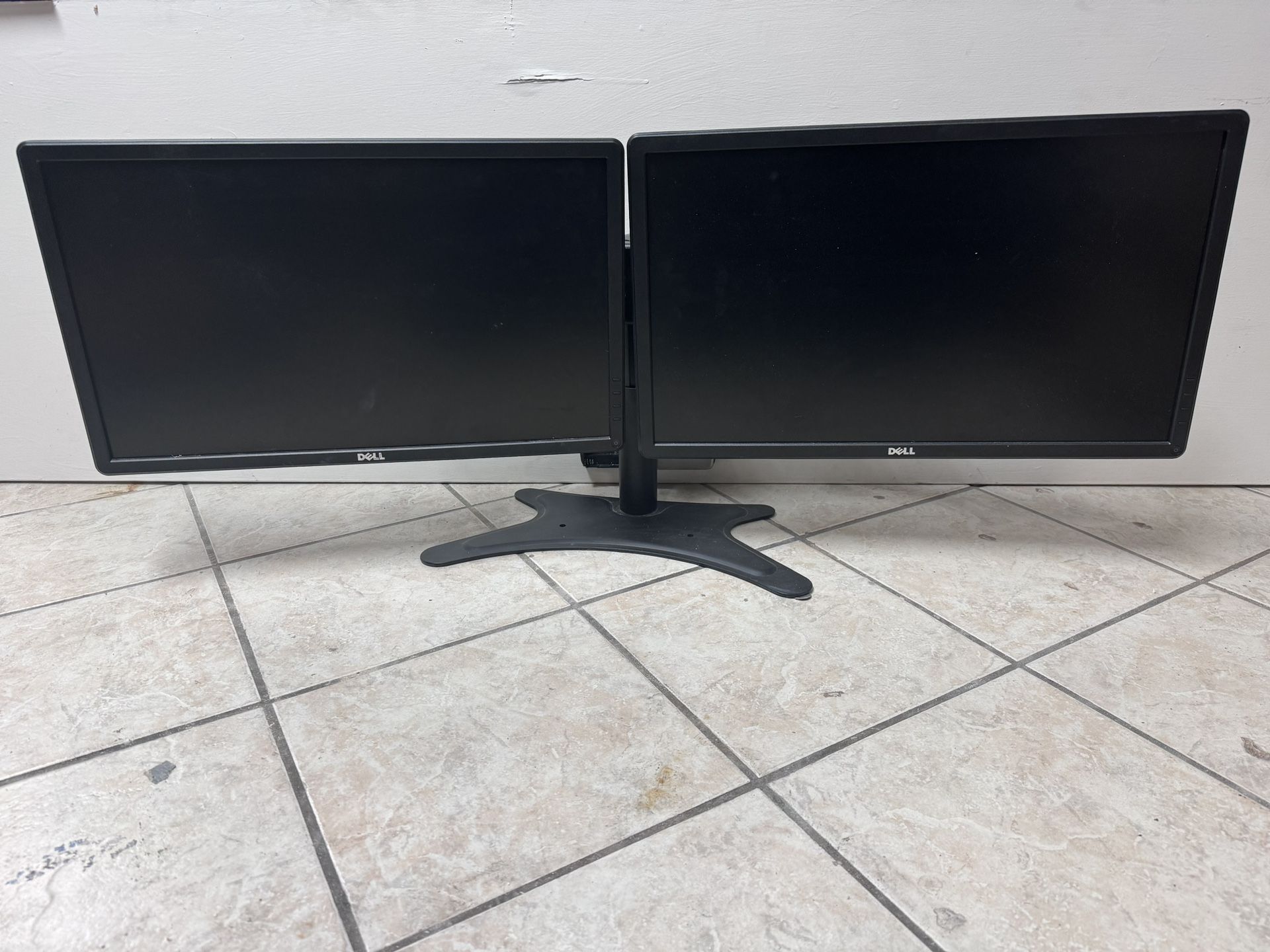 Dual Dell HP 2x- 24" LCD Widescreen Monitor with Stand 