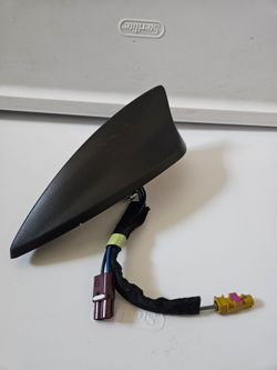 OEM GM High Frequency Shark Fin Antenna GMC 2016-2021 Express Savana