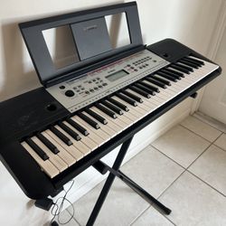 Yamaha Keyboard Piano