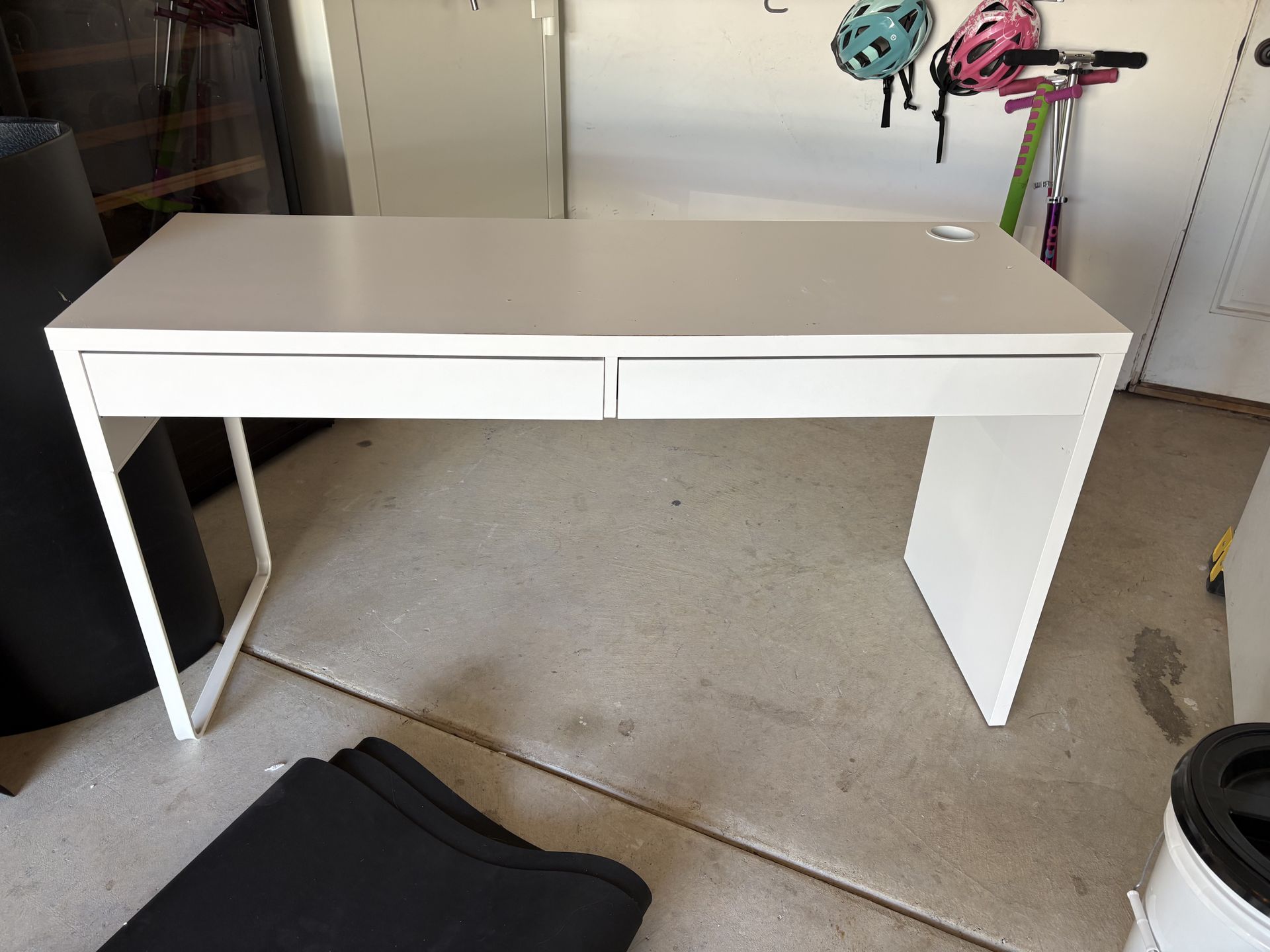 IKEA Micke Desk 55 7/8
