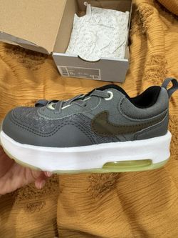 Toddler Nike Shoe Size 8c