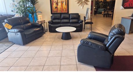 Super comfy leather recliner set! BEST DEAL!